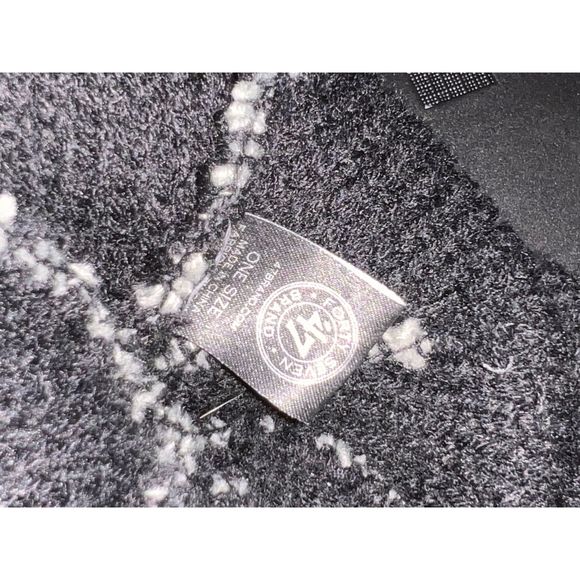 47 Brand LA Kings Hockey Pom Pom Knit Beanie - Picture 3 of 3